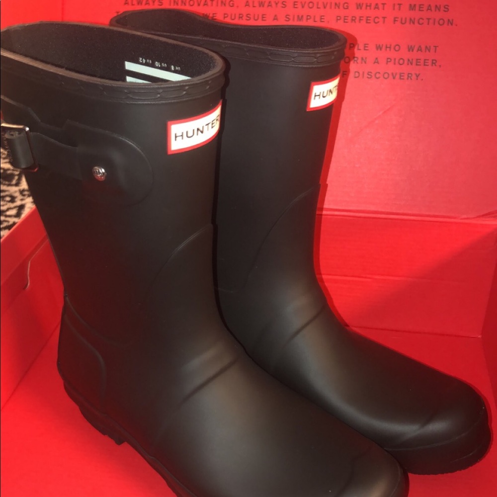Hunter short matte rain boots